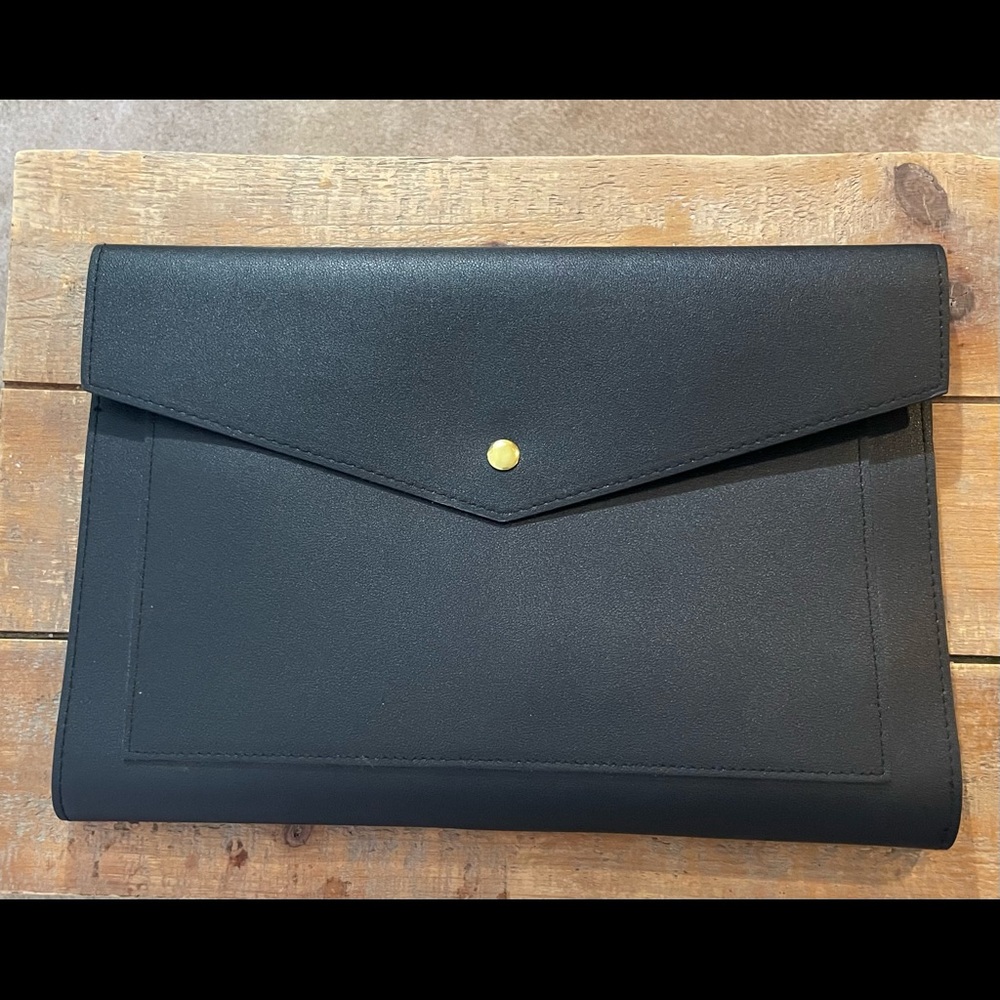 NWOT Glass Ladder & Co. Portfolio Clutch The Megan vegan leather, black, cute!